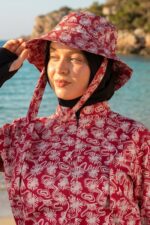 Kırmızı Soyut Desenli Tesettür Mayo Şapkası