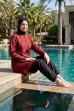 Düz Paraşüt Tam Kapalı Tesettür Mayo Bordo 3’lü Su İtici Hızlı Kuruyan Takım