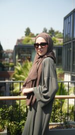 Tesettür 3'lü Takım, Hırkalı, Geniş Paça Pantalon, Haki Bluz Abaya Takım - Görsel 4