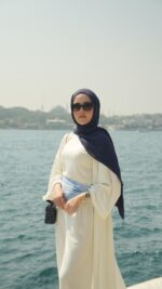 Tesettür 3'lü Takım, Hırkalı,Geniş Paça Pantalon ,Beyaz Bluz Abaya Takım - Görsel 2