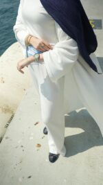 Tesettür 3'lü Takım, Hırkalı,Geniş Paça Pantalon ,Beyaz Bluz Abaya Takım - Görsel 5